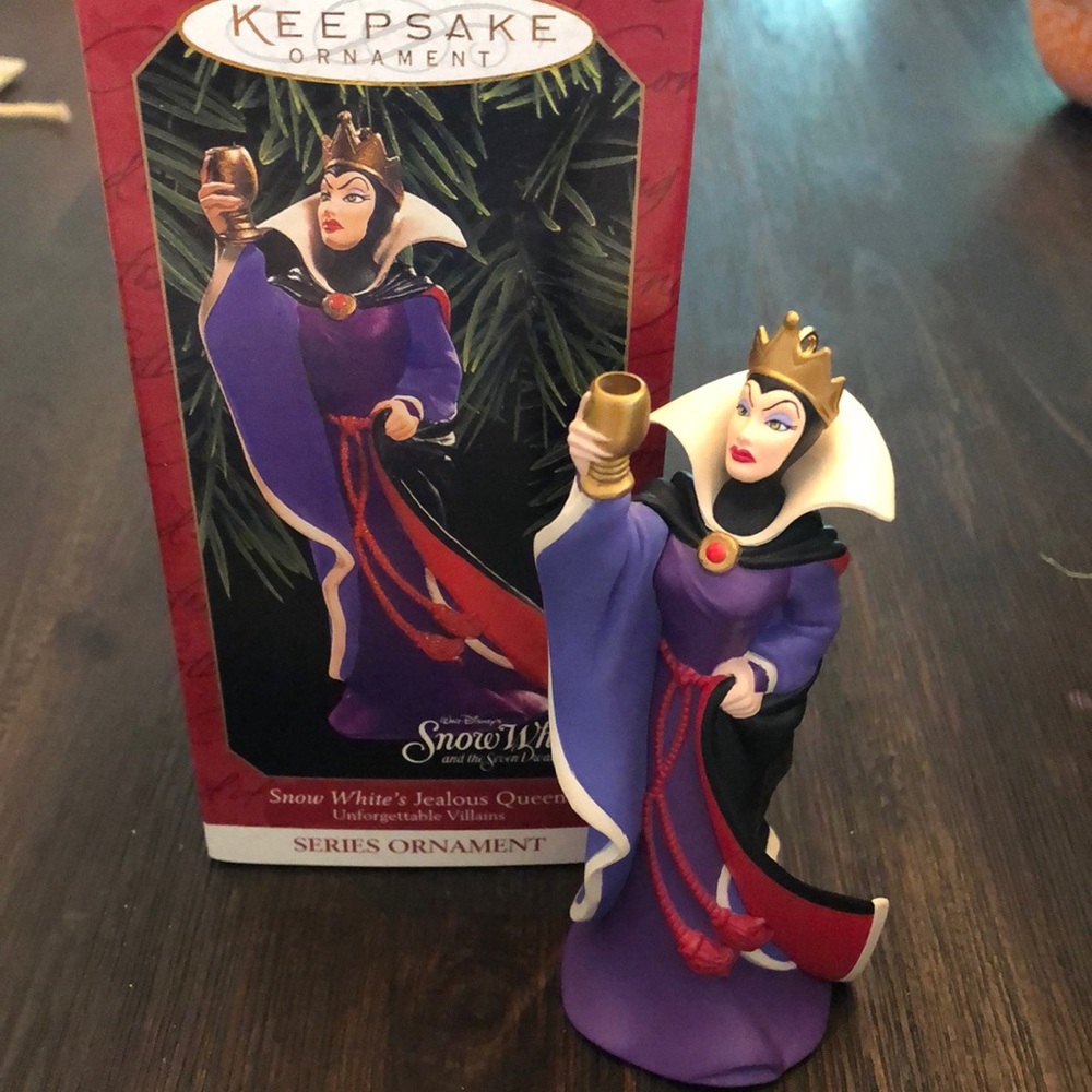 Hallmark Vintage Disney Snow White's Jealous Queen Ornament